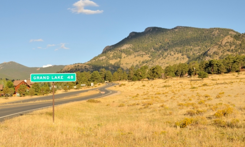 Sign to Grand Lake